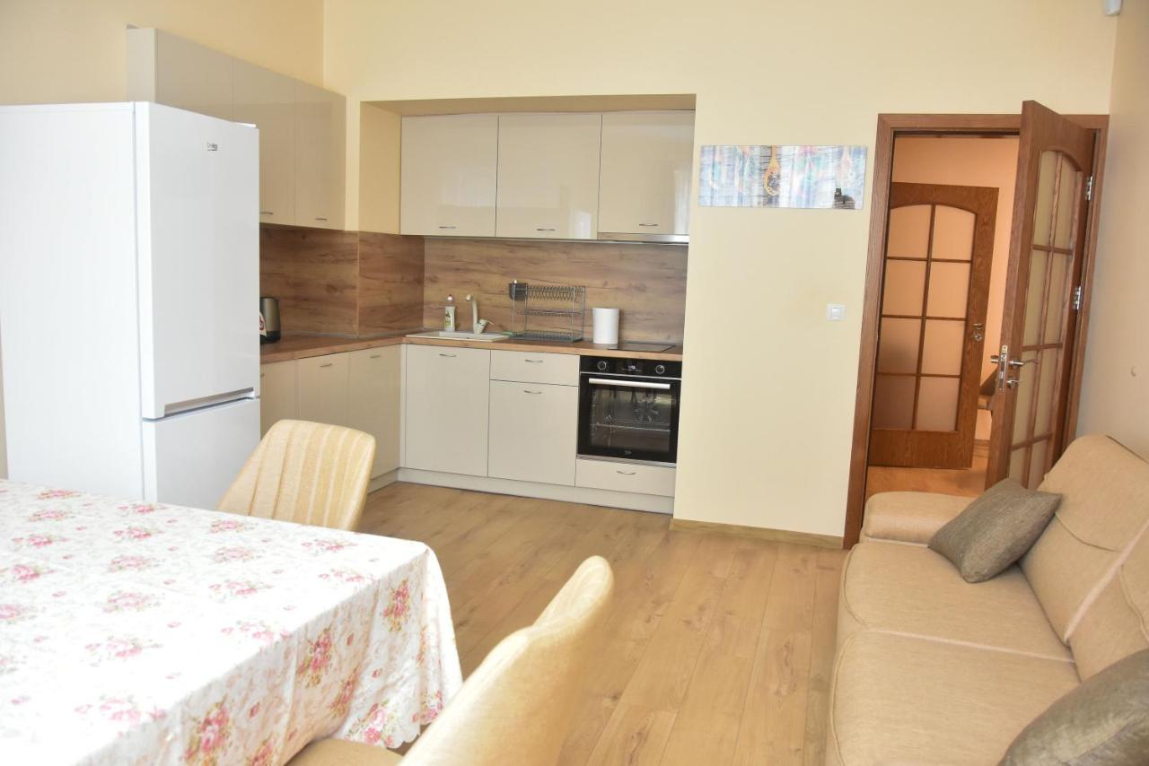 Trimaya Apartment - Comfort In The Top City Center Варна Екстер'єр фото