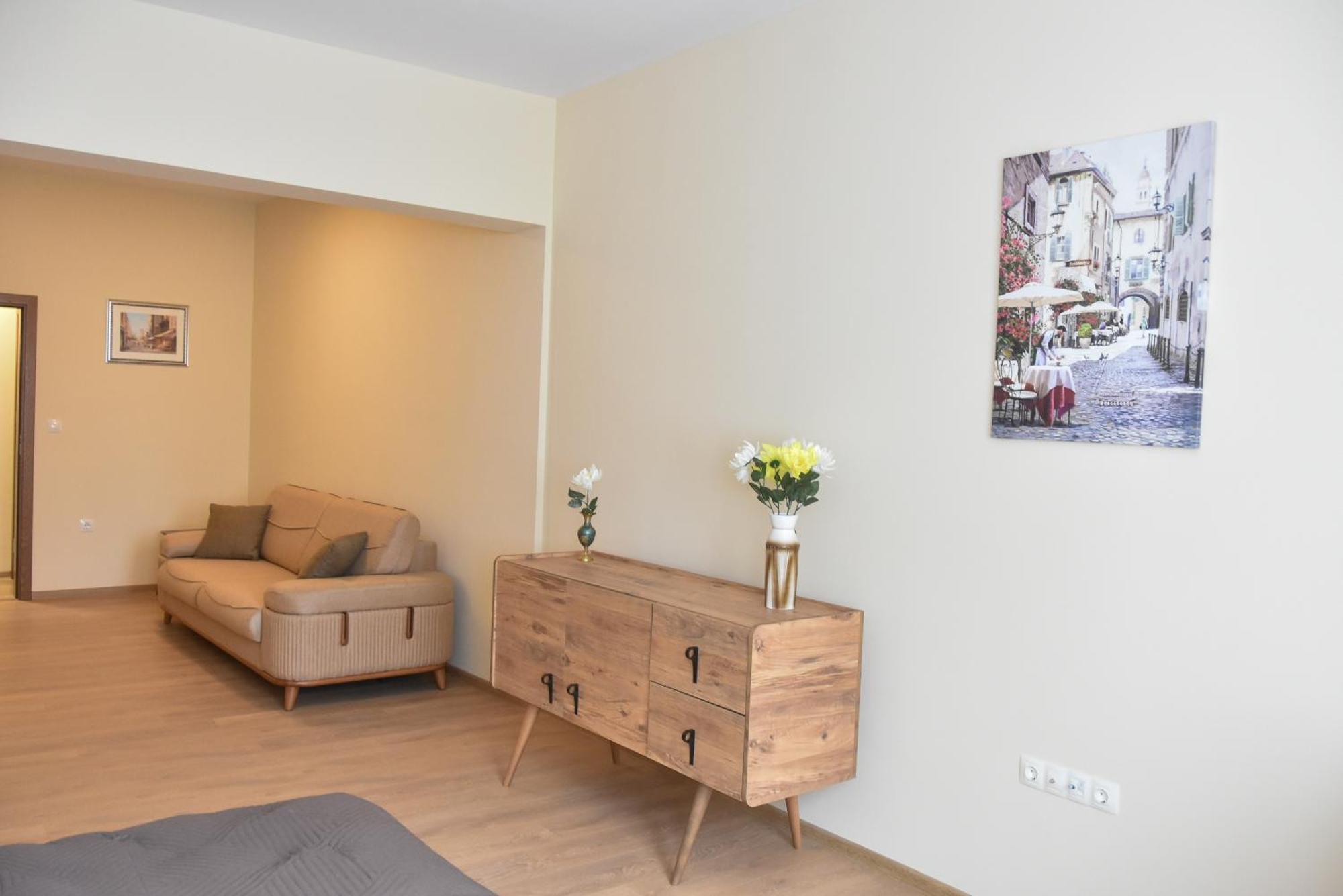Trimaya Apartment - Comfort In The Top City Center Варна Екстер'єр фото